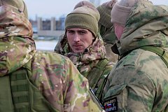 Мобильный бункер спас жизнь российским бойцам в зоне СВО во время обстрела